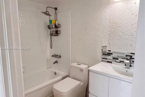 Touwnhouse à louer à Hialeah, Floride: 3 chambres, 186.73 m2 № 2168374 - photo 20