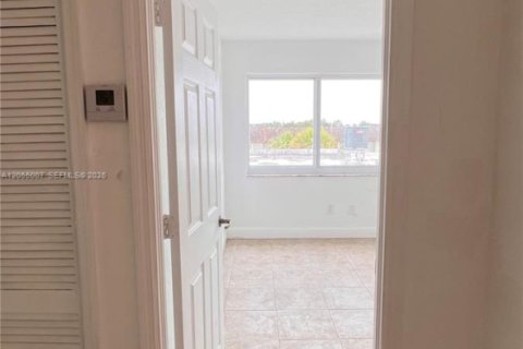 Touwnhouse à louer à Hialeah, Floride: 3 chambres, 186.73 m2 № 2168374 - photo 27