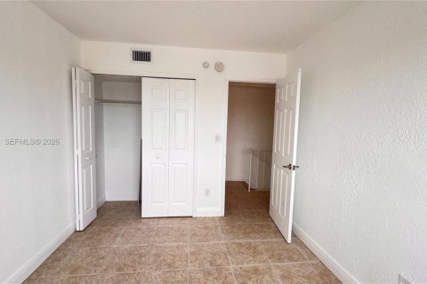 Touwnhouse à louer à Hialeah, Floride: 3 chambres, 186.73 m2 № 2168374 - photo 29
