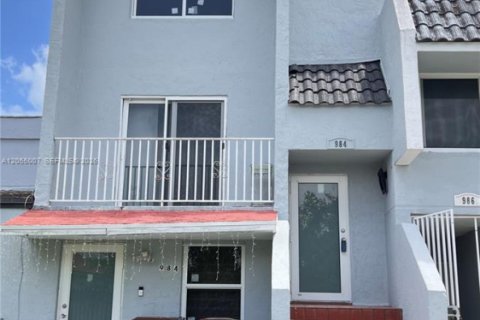 Touwnhouse à Hialeah, Floride 3 chambres, 186.73 m2 № 2168374