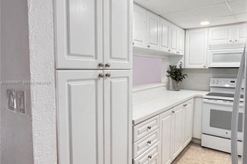 Touwnhouse à louer à Hialeah, Floride: 3 chambres, 186.73 m2 № 2168374 - photo 5