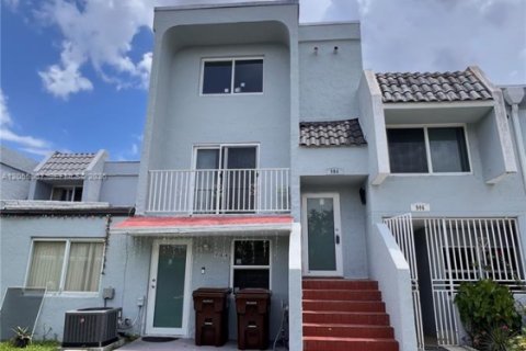 Touwnhouse à louer à Hialeah, Floride: 3 chambres, 186.73 m2 № 2168374 - photo 2