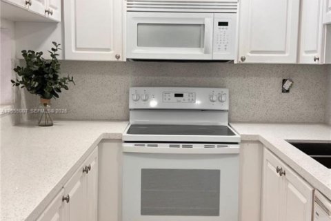 Touwnhouse à louer à Hialeah, Floride: 3 chambres, 186.73 m2 № 2168374 - photo 10