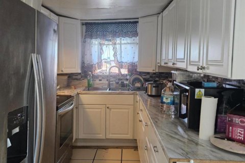 Villa ou maison à vendre à St. Lucie, Floride: 3 chambres, 94.48 m2 № 2247146 - photo 6