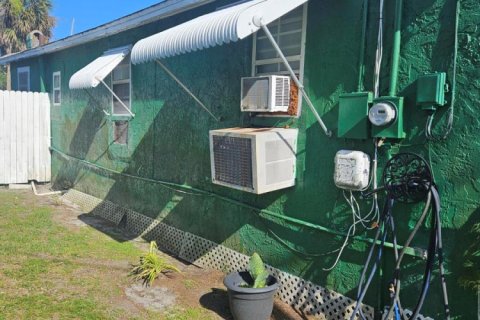 Villa ou maison à vendre à St. Lucie, Floride: 3 chambres, 94.48 m2 № 2247146 - photo 14