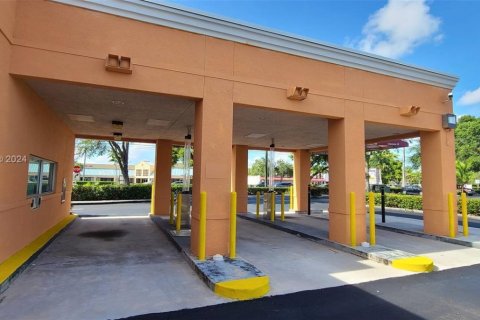 Commercial property in Margate, Florida № 1984765 - photo 2