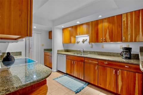 Condo in Holmes Beach, Florida, 2 bedrooms  № 1880706 - photo 6