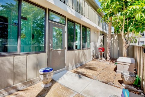 Condo in Holmes Beach, Florida, 2 bedrooms  № 1880706 - photo 22