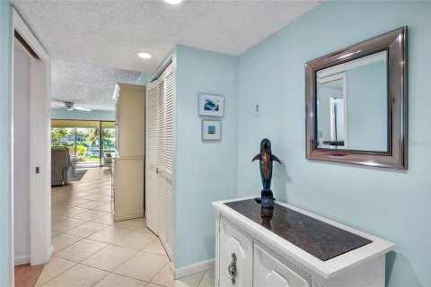 Condo in Holmes Beach, Florida, 2 bedrooms  № 1880706 - photo 13