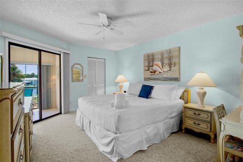 Condo in Holmes Beach, Florida, 2 bedrooms  № 1880706 - photo 26
