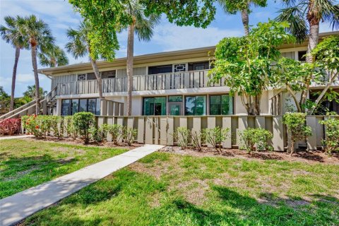 Condo in Holmes Beach, Florida, 2 bedrooms  № 1880706 - photo 1