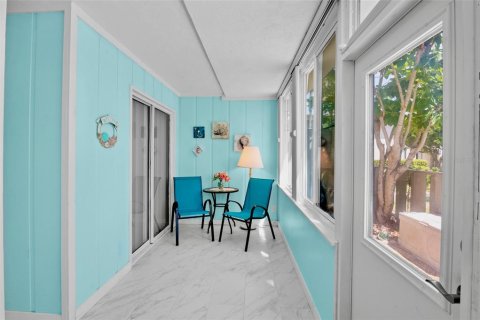 Condo in Holmes Beach, Florida, 2 bedrooms  № 1880706 - photo 23