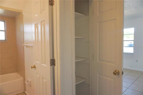 Appartement à louer à Lake Wales, Floride: 2 chambres, 87.7 m2 № 2377982 - photo 16