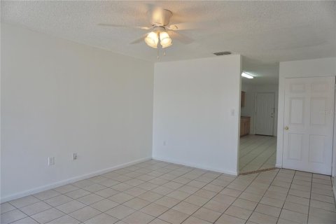 Appartement à louer à Lake Wales, Floride: 2 chambres, 87.7 m2 № 2377982 - photo 4