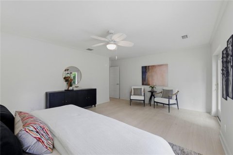 House in Clearwater, Florida 4 bedrooms, 236.06 sq.m. № 2299608 - photo 27