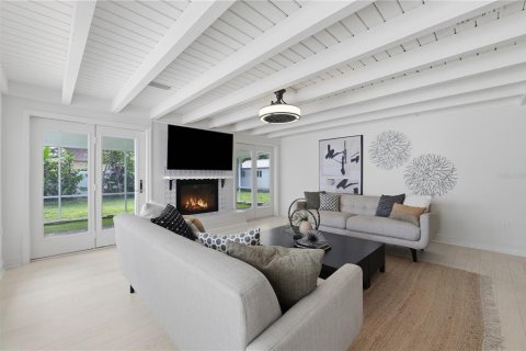 House in Clearwater, Florida 4 bedrooms, 236.06 sq.m. № 2299608 - photo 14