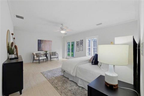 House in Clearwater, Florida 4 bedrooms, 236.06 sq.m. № 2299608 - photo 25
