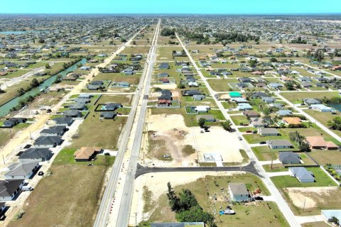 Terreno en venta en Cape Coral, Florida № 1937912 - foto 23