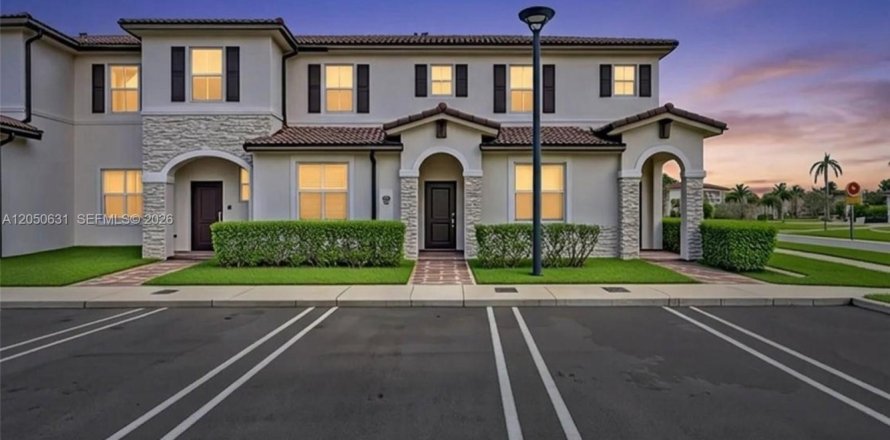 Touwnhouse à Miami, Floride 3 chambres, 123.37 m2 № 2168905