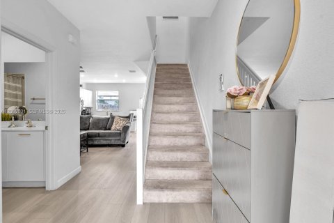 Touwnhouse à louer à Miami, Floride: 3 chambres, 123.37 m2 № 2168905 - photo 4