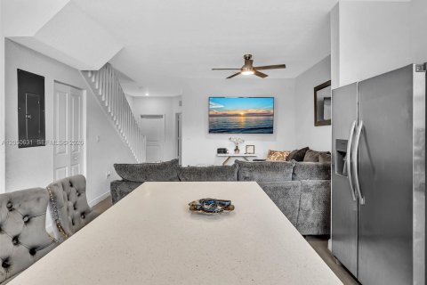 Touwnhouse à louer à Miami, Floride: 3 chambres, 123.37 m2 № 2168905 - photo 23