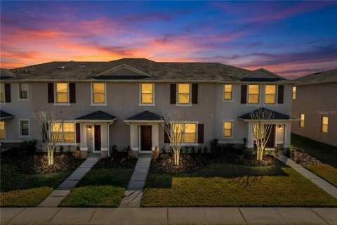 Adosado en venta en Kissimmee, Florida, 3 dormitorios, 150.87 m2 № 2102686 - foto 2