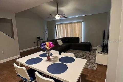 Condo in Orlando, Florida, 2 bedrooms  № 1909816 - photo 13