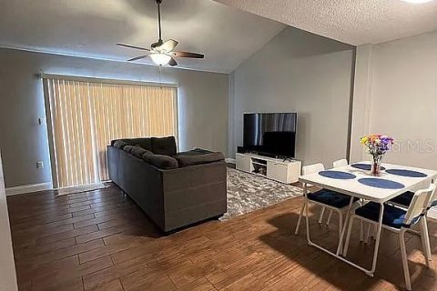 Condo in Orlando, Florida, 2 bedrooms  № 1909816 - photo 6