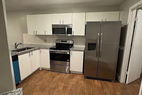 Condo in Orlando, Florida, 2 bedrooms  № 1909816 - photo 15