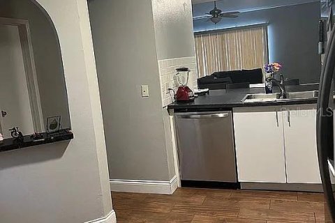Condo in Orlando, Florida, 2 bedrooms  № 1909816 - photo 14