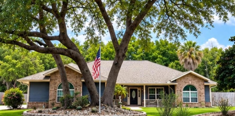 House in DeBary, Florida 3 bedrooms, 260.96 sq.m. № 2427294