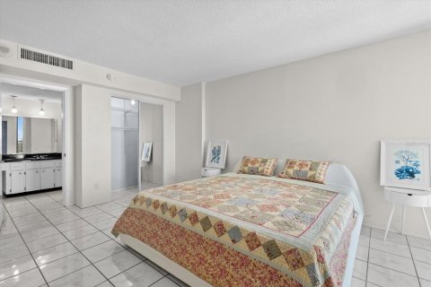 Condominio en venta en Sarasota, Florida, 1 dormitorio, 76.18 m2 № 2150148 - foto 17