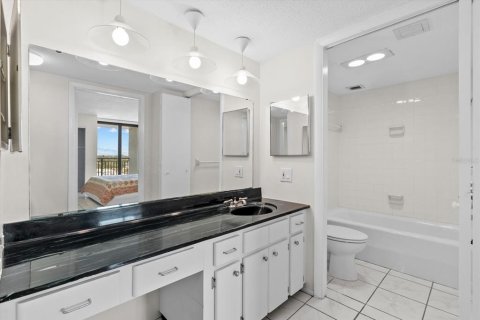 Condominio en venta en Sarasota, Florida, 1 dormitorio, 76.18 m2 № 2150148 - foto 18