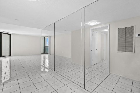 Condominio en venta en Sarasota, Florida, 1 dormitorio, 76.18 m2 № 2150148 - foto 5