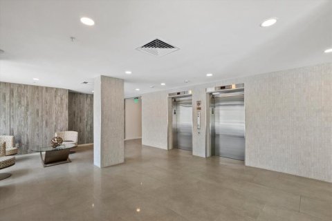 Condominio en venta en Sarasota, Florida, 1 dormitorio, 76.18 m2 № 2150148 - foto 27