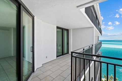 Condo in Sarasota, Florida, 1 bedroom № 2150148