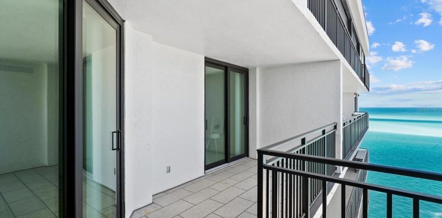 Condominio en Sarasota, Florida, 1 dormitorio № 2150148