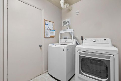 Condominio en venta en Sarasota, Florida, 1 dormitorio, 76.18 m2 № 2150148 - foto 22