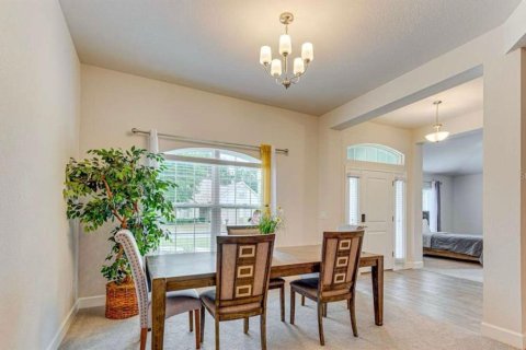 Снять в аренду виллу или дом в Силвер-Спрингс-Шорс, Флорида 5 комнат, 235.41м2, № 1815106 - фото 3