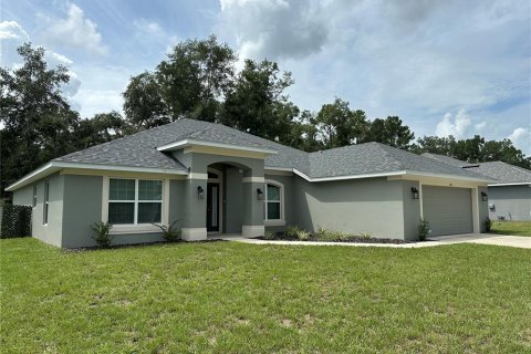 Снять в аренду виллу или дом в Силвер-Спрингс-Шорс, Флорида 5 комнат, 235.41м2, № 1815106 - фото 1