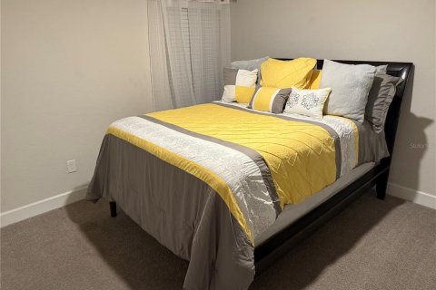 Снять в аренду виллу или дом в Силвер-Спрингс-Шорс, Флорида 5 комнат, 235.41м2, № 1815106 - фото 10