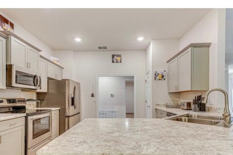 Снять в аренду виллу или дом в Силвер-Спрингс-Шорс, Флорида 5 комнат, 235.41м2, № 1815106 - фото 5