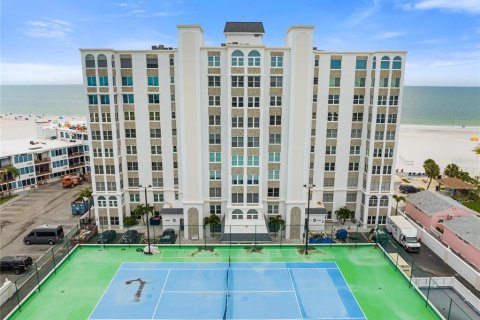 Condo in Saint Pete Beach, Florida, 2 bedrooms № 2206439
