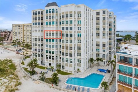 Condominio en alquiler en Saint Pete Beach, Florida, 2 dormitorios, 126.35 m2 № 2206439 - foto 2