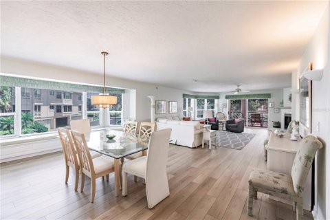 Condo in Placida, Florida, 2 bedrooms  № 1837057 - photo 12