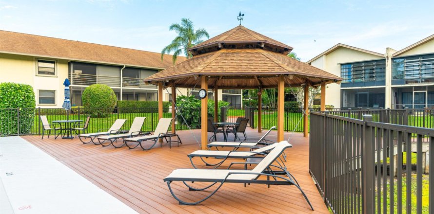 Condo in Stuart, Florida, 3 bedrooms № 1098796