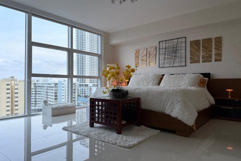 Condo in Hallandale Beach, Florida, 1 bedroom  № 1703732 - photo 28