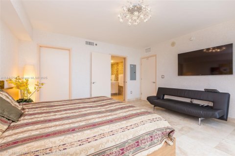 Condo in Hallandale Beach, Florida, 1 bedroom  № 1703732 - photo 20