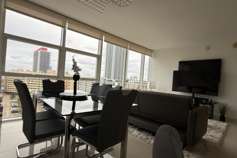 Condo in Hallandale Beach, Florida, 1 bedroom  № 1703732 - photo 26