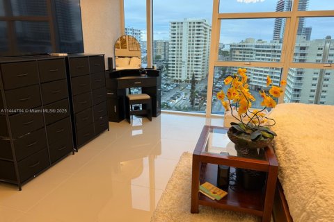 Condo in Hallandale Beach, Florida, 1 bedroom  № 1703732 - photo 29